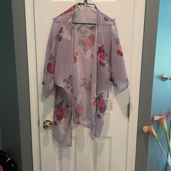 Light weight, like a Shaw, great for summer - Picture 1 of 3